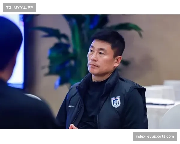 大连英博毛伟杰回撤防线成点睛之笔 李国旭战术调整限制海港边路进攻 大连英博毛伟杰回撤防线成点睛之笔 李国旭战术调整限制海港边路进攻